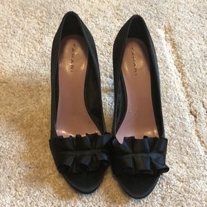 Tahari black heels